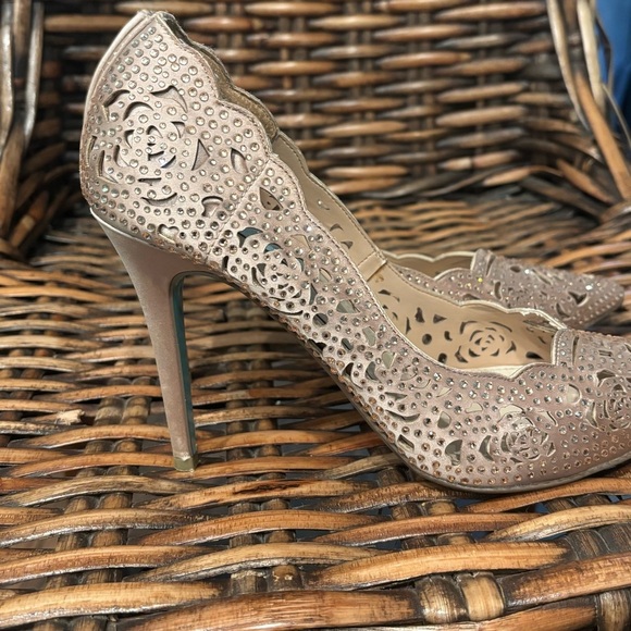 Betsey Johnson Women's Chic Rhinestone Evening Pumps - Picture 5 of 11